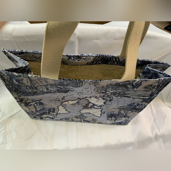 NWT Dior Around The World VIP Tote bag! - Picture 10 of 16
